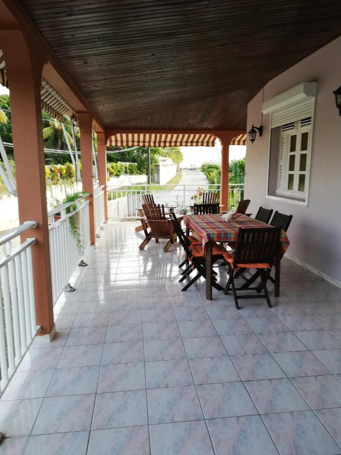 Hébergement mouchas F4 - dans Villa les Polycias Sainte-Luce Esterno foto
