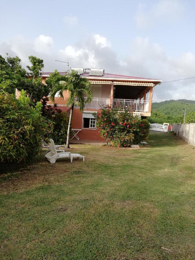 Hébergement mouchas F4 - dans Villa les Polycias Sainte-Luce Esterno foto