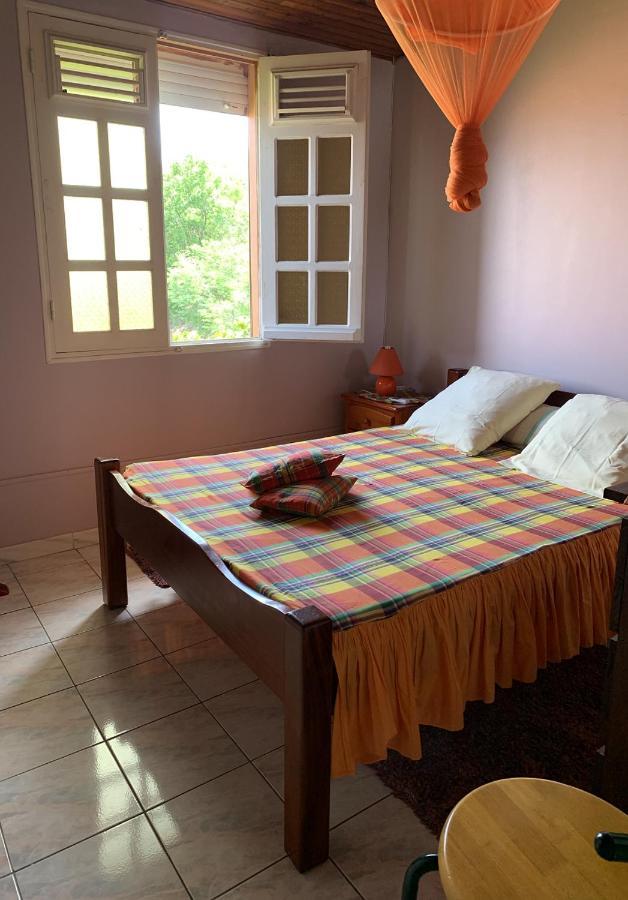 Hébergement mouchas F4 - dans Villa les Polycias Sainte-Luce Esterno foto
