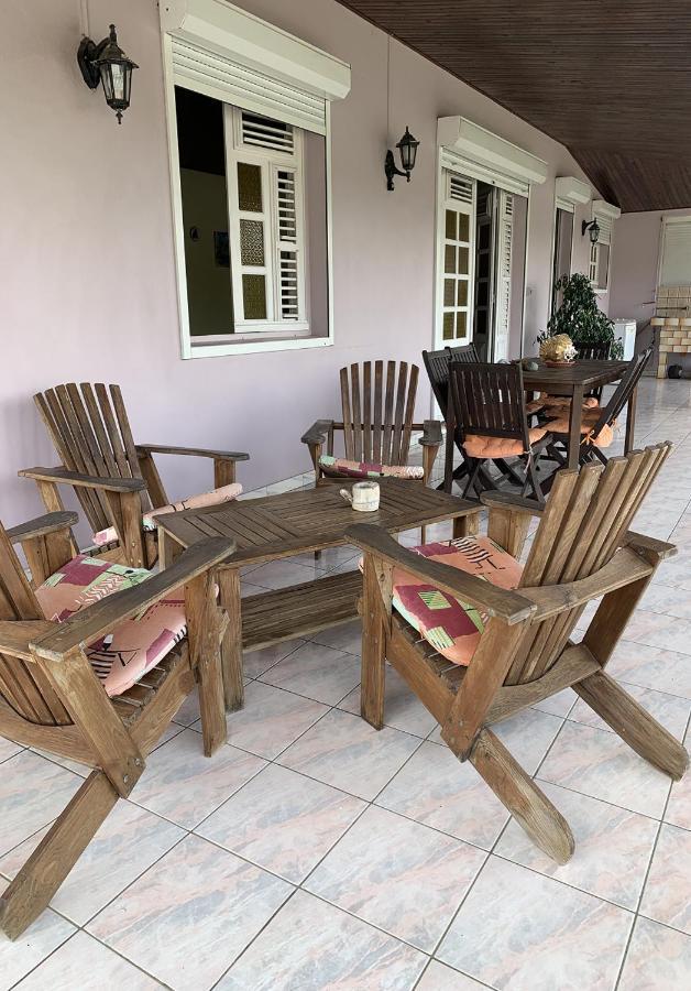Hébergement mouchas F4 - dans Villa les Polycias Sainte-Luce Esterno foto